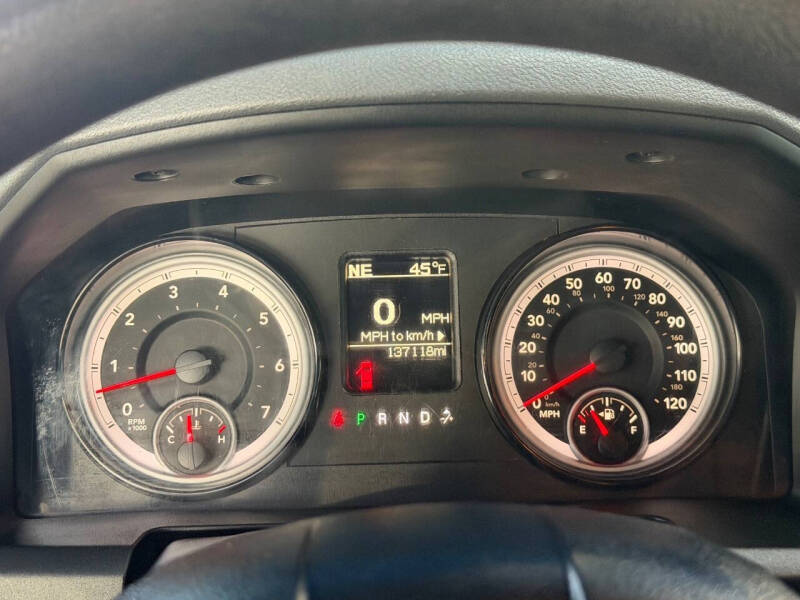 2016 RAM 1500 SLT