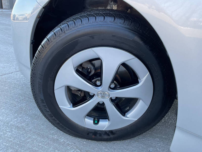 2012 Toyota Prius Two