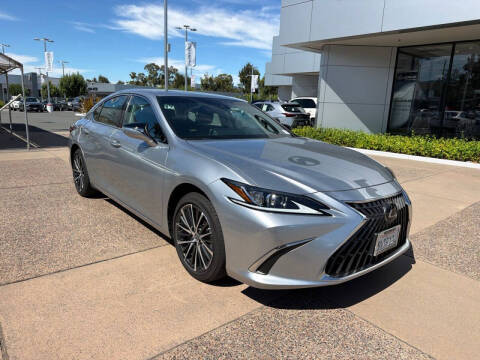 2025 Lexus ES 300h