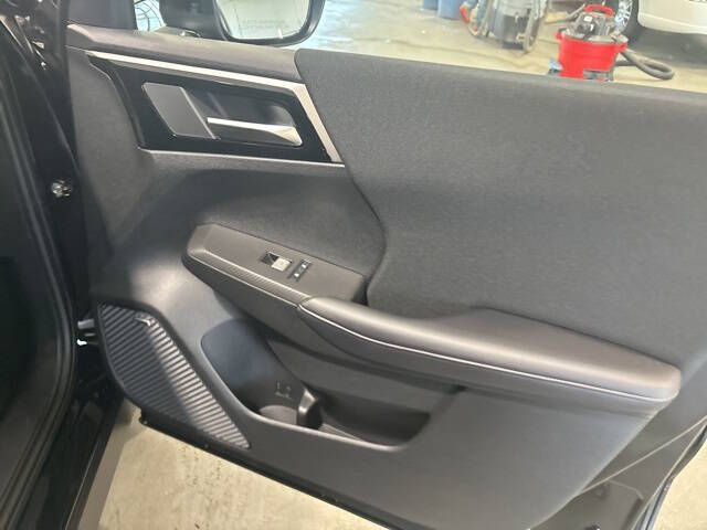 2025 Mitsubishi Outlander ES