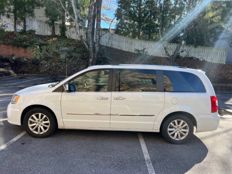 2016 Chrysler Town and Country Limited Platinum