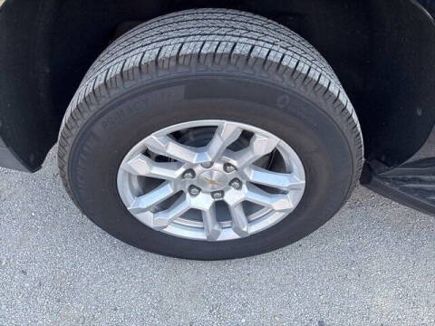 2025 Chevrolet Suburban LS