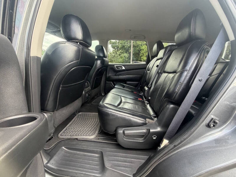2018 Nissan Pathfinder SL