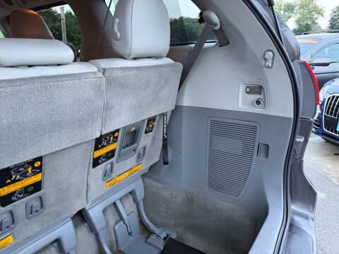 2013 Toyota Sienna XLE 7-Passenger