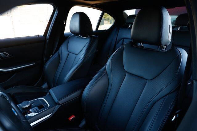 2023 BMW 3 Series 330i