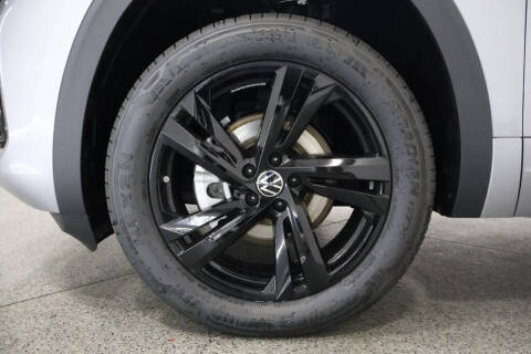 2026 Volkswagen Atlas Cross Sport SEL R-Line Black 4Motion