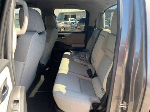 2025 Nissan Frontier SV