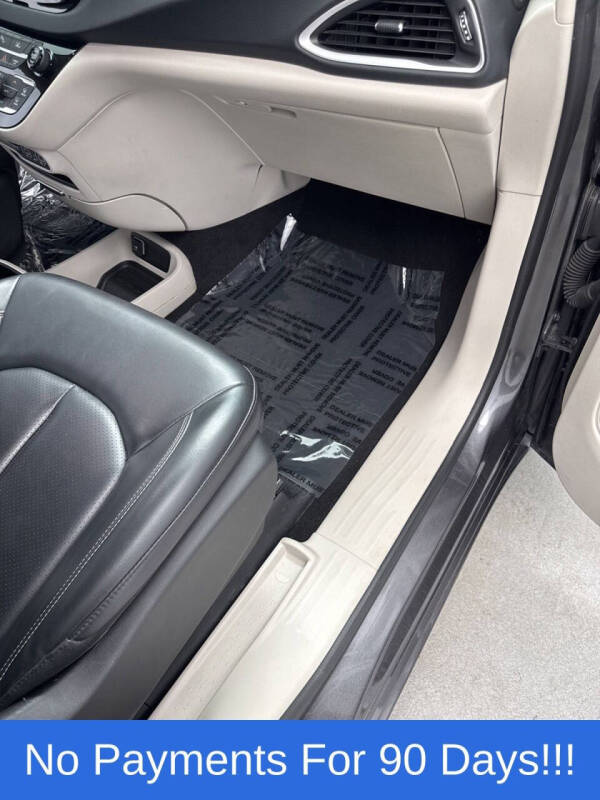 2023 Chrysler Pacifica Touring L