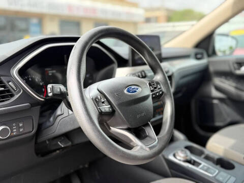 2020 Ford Escape SE