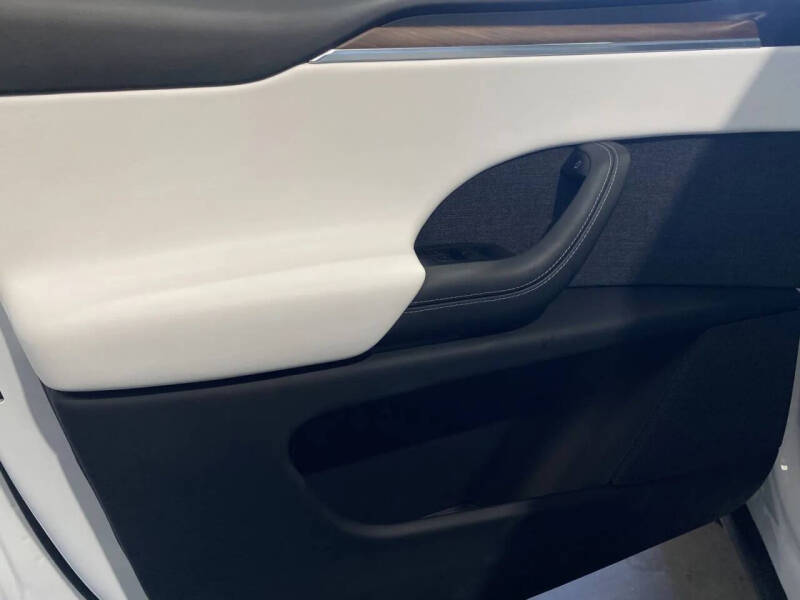 2023 Tesla Model X Standard Range