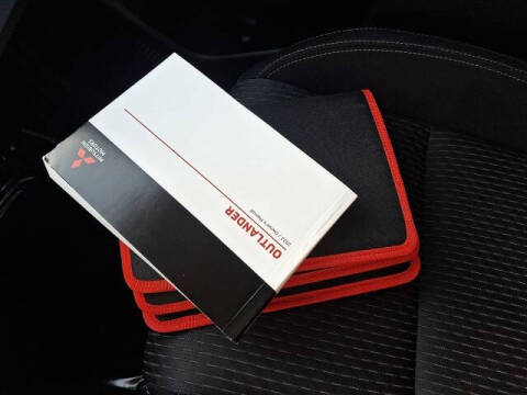 2022 Mitsubishi Outlander ES