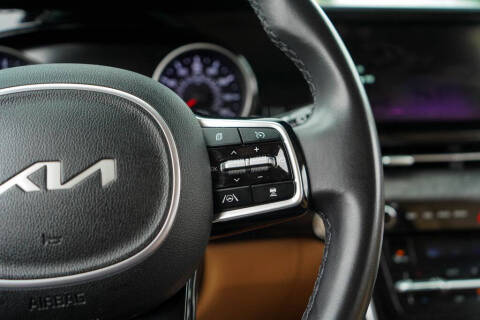 2024 Kia Carnival EX