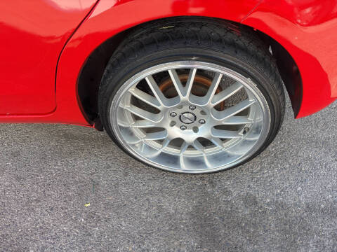 2013 Toyota Yaris 5-Door SE