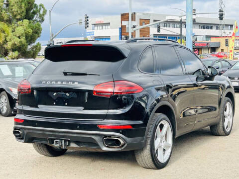 2018 Porsche Cayenne Platinum Edition