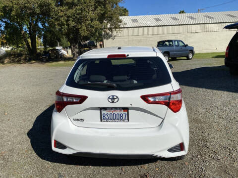 2018 Toyota Yaris 5-Door LE
