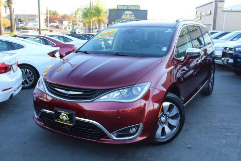 2017 Chrysler Pacifica Hybrid Platinum