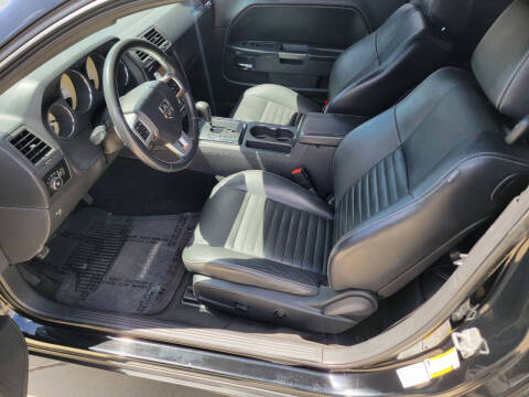 2012 Dodge Challenger SXT Plus