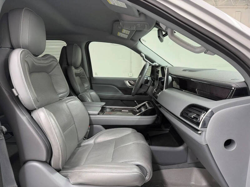 2019 Lincoln Navigator L Select