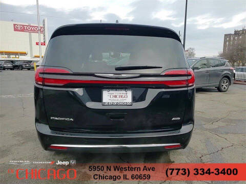 2025 Chrysler Pacifica Select