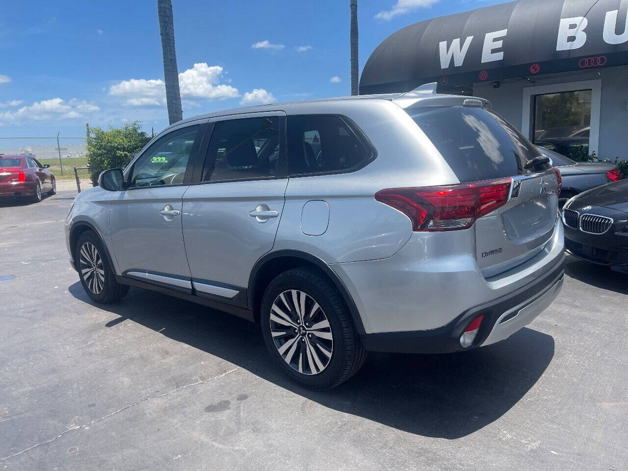 2019 Mitsubishi Outlander SUV / Crossover - $14,900