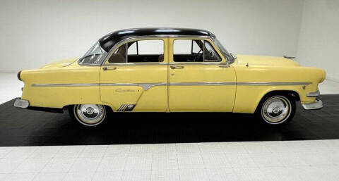 1954 Ford Crestline