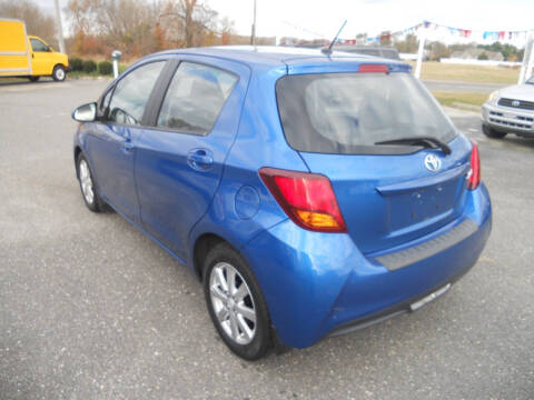 2015 Toyota Yaris 5-Door LE