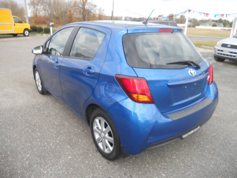 2015 Toyota Yaris 5-Door LE