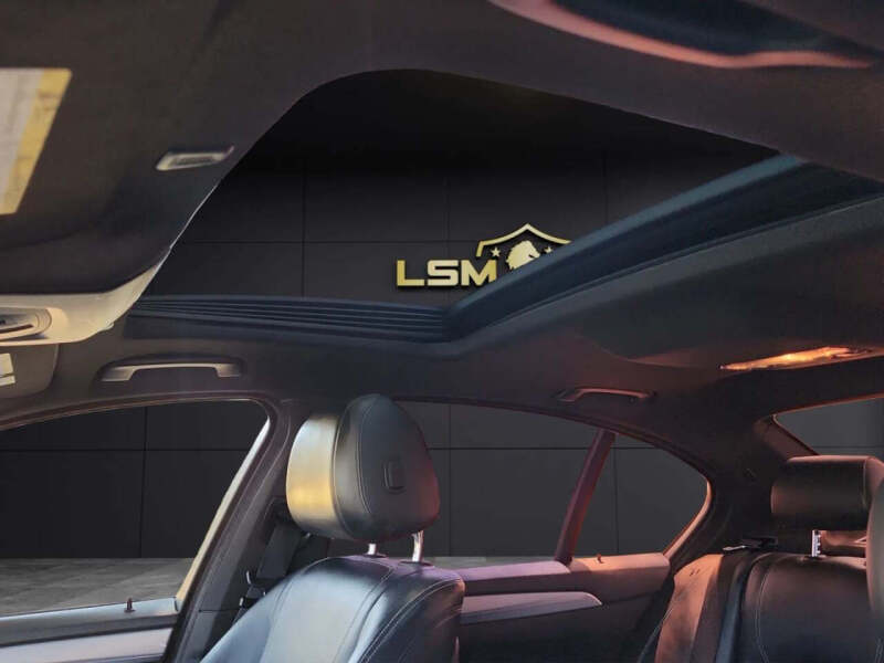 2015 BMW 5 Series 528i