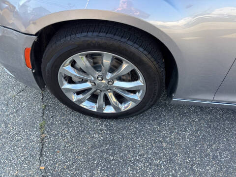 2017 Chrysler 300 C