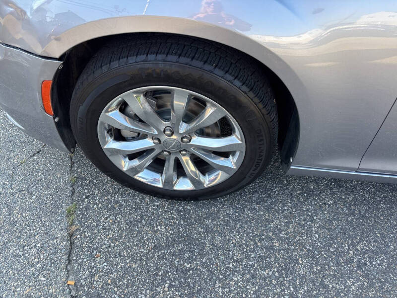 2017 Chrysler 300 C