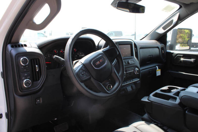 2025 GMC Sierra 3500HD CC Pro