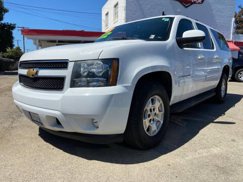 2013 Chevrolet Suburban for sale at Auto Max of Ventura in Ventura CA