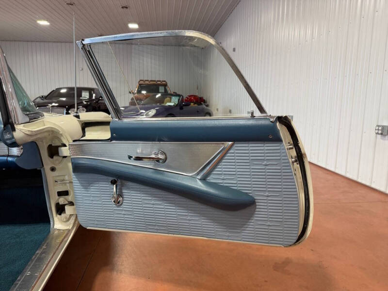 1957 Ford Thunderbird