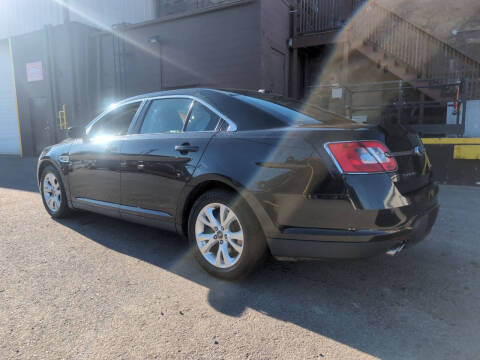 2011 Ford Taurus SEL