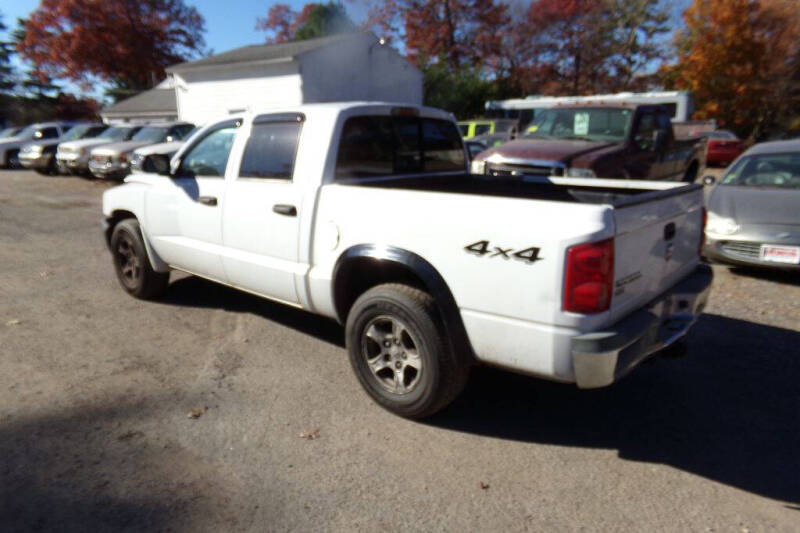 2005 Dodge Dakota SLT photo 5