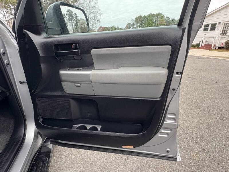 2019 Toyota Sequoia SR5