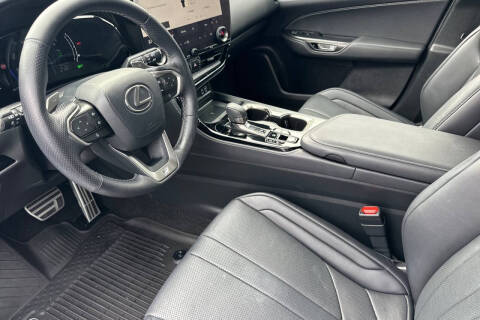 2024 Lexus NX 450h+ F SPORT Handling