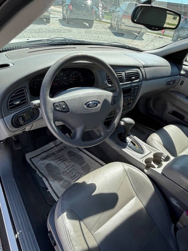 2003 Ford Taurus SES