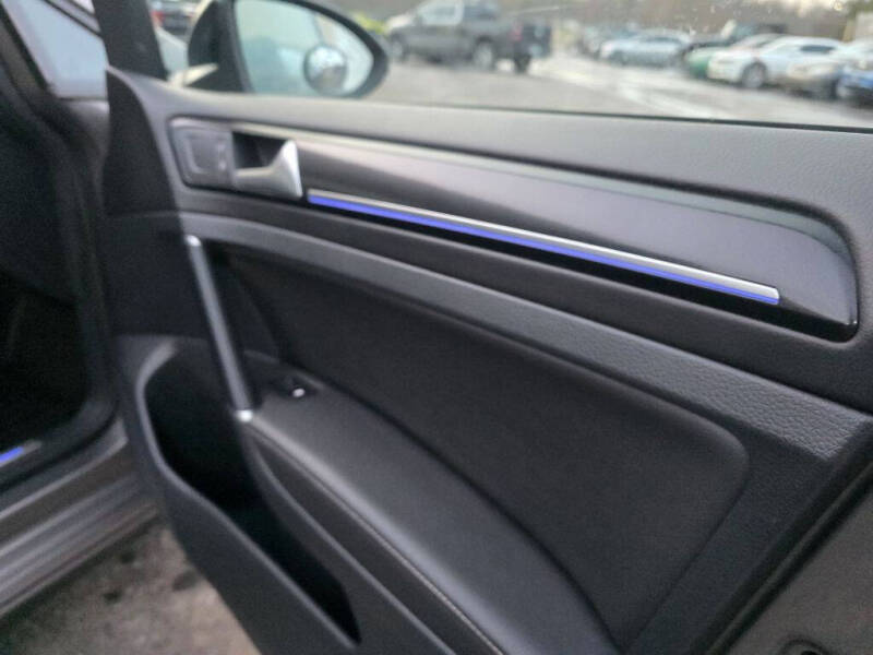 2017 Volkswagen Golf R 4Motion