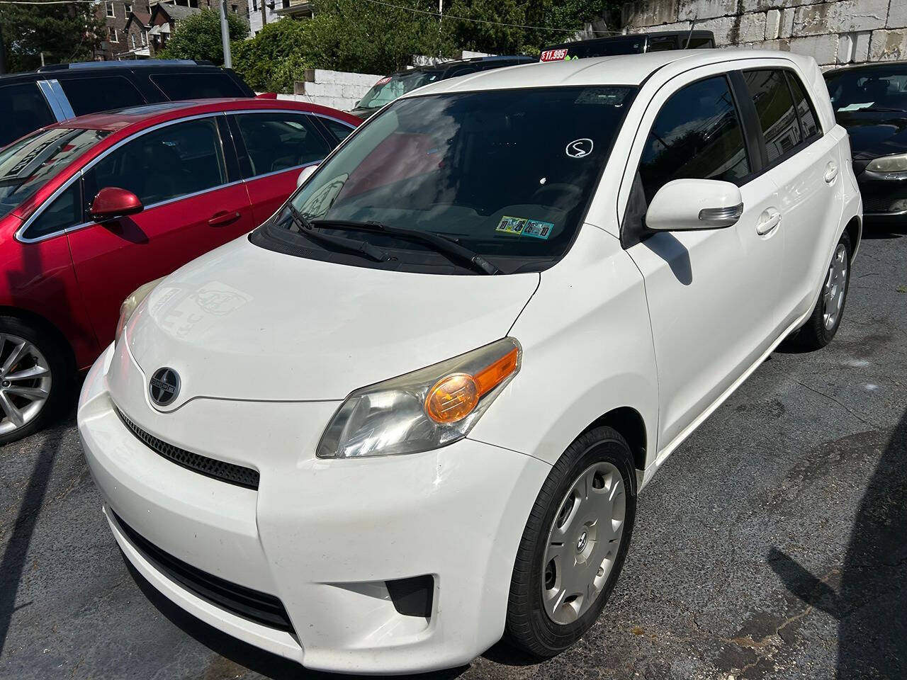 White 2010 Scion xD Base Base 4dr Hatchback 5M 1