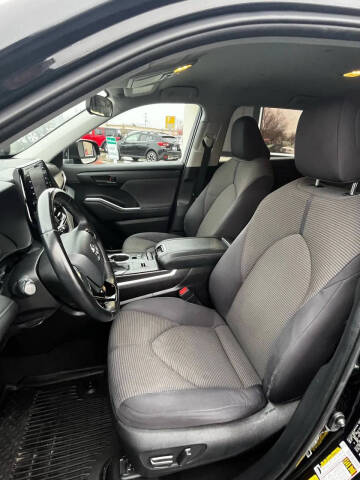 2020 Toyota Highlander LE