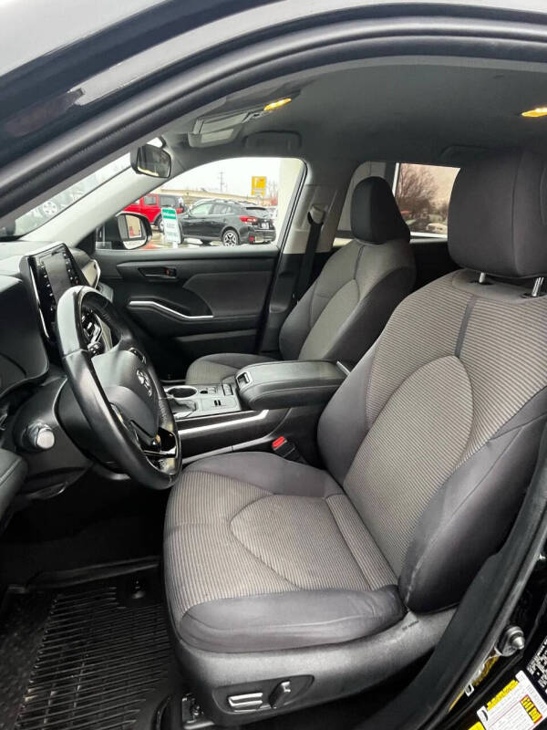 2020 Toyota Highlander LE