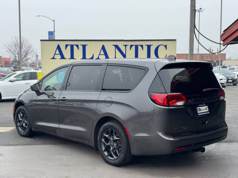 2020 Chrysler Pacifica Touring
