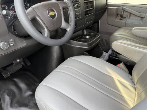 2017 Chevrolet Express 2500