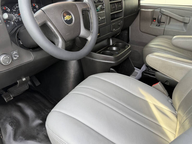 2017 Chevrolet Express 2500