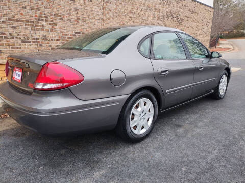 2005 Ford Taurus SE