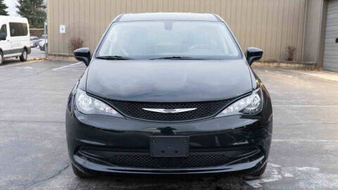 2022 Chrysler Voyager LX