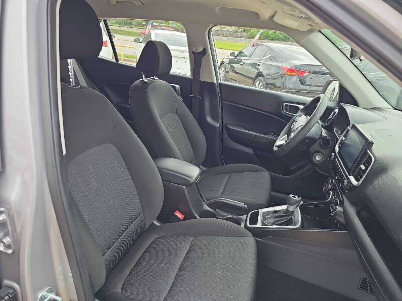 2025 Hyundai Venue SE