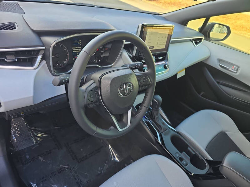 2025 Toyota Corolla Hatchback SE