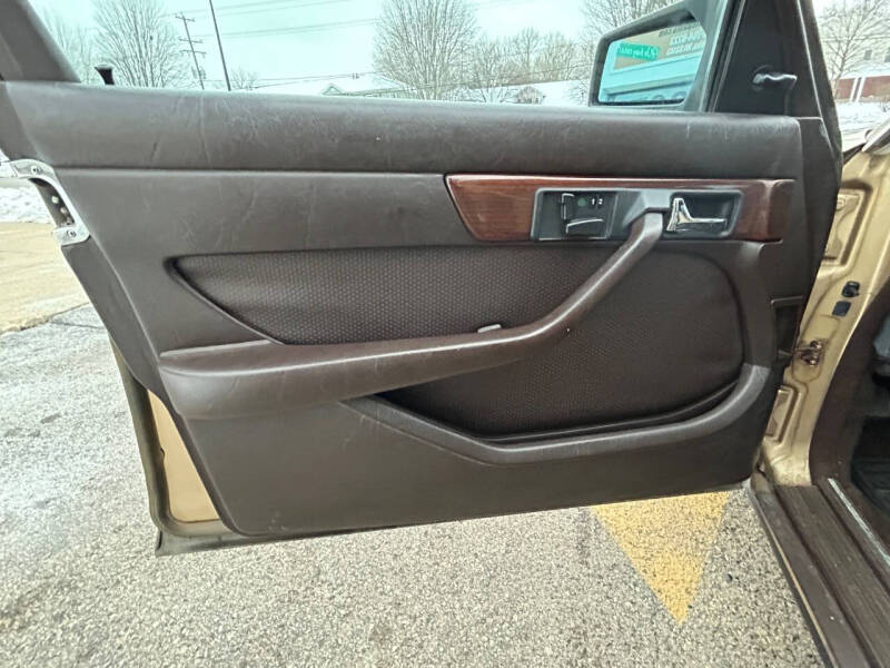 1984 Mercedes-Benz 300-Class 300 SD